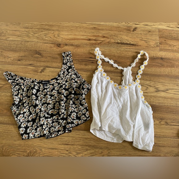 5 Tank tops- bundle. size small - Picture 2 of 2